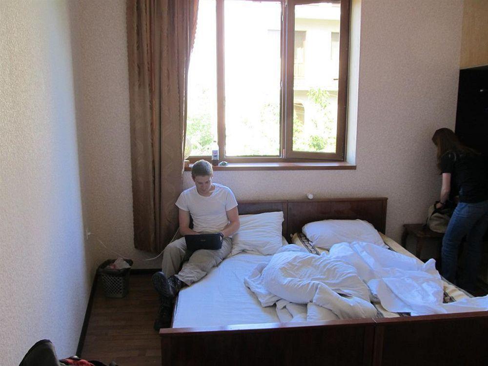 Glide Hostel Jerevan Exteriör bild