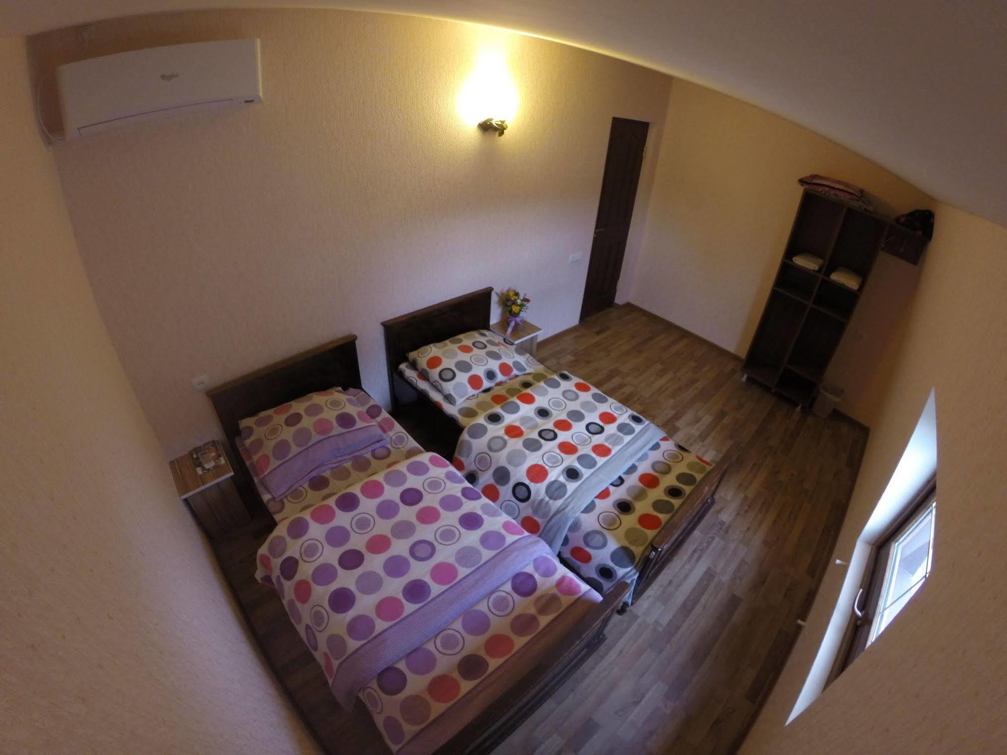 Glide Hostel Jerevan Exteriör bild