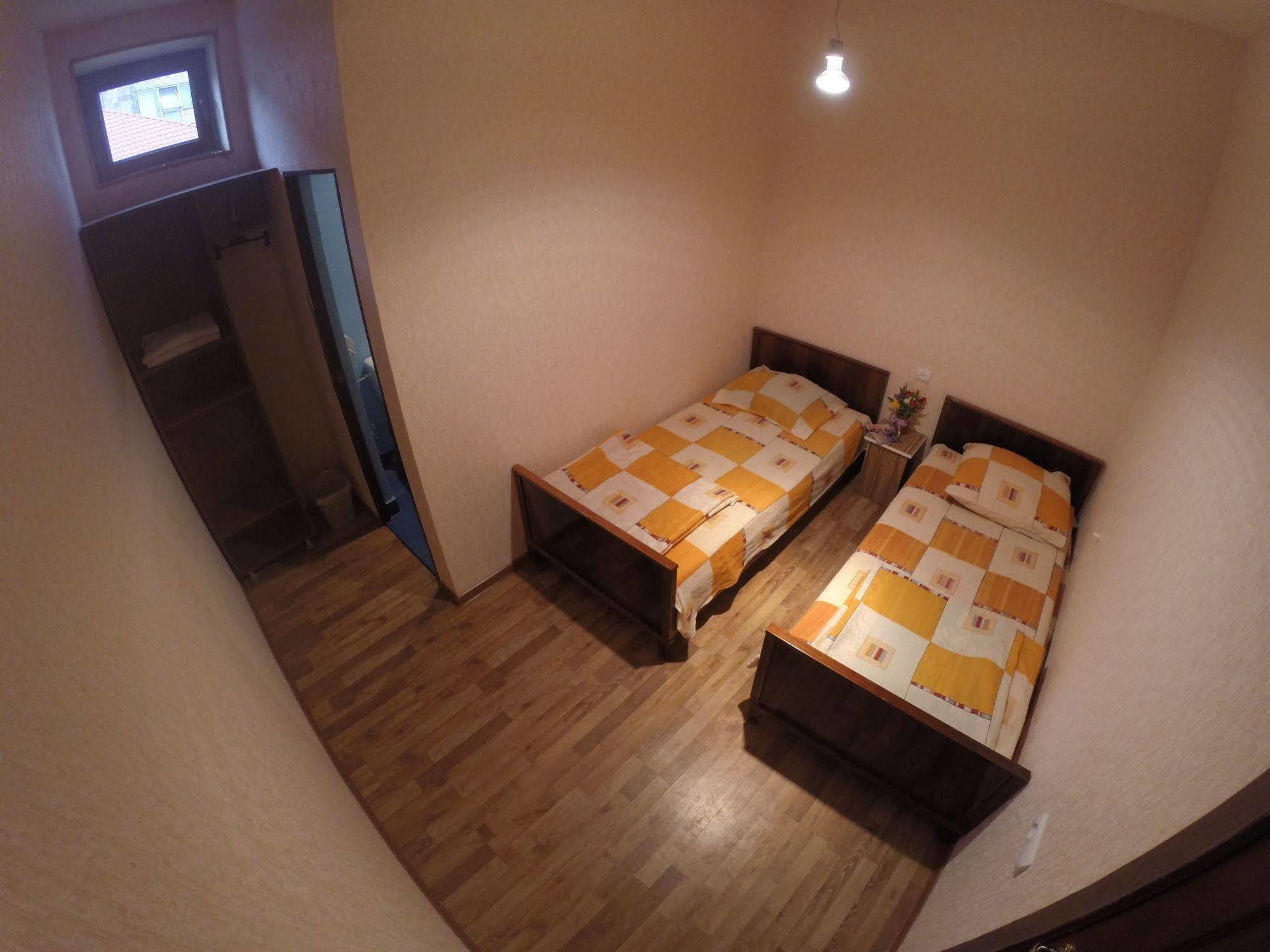 Glide Hostel Jerevan Exteriör bild